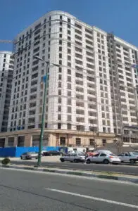 نمای شرقی برج رونیکاپالاس کوهک در روز