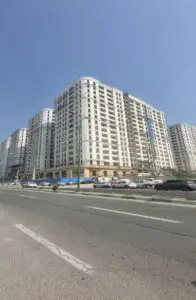 نمای غربی برج رونیکاپالاس کوهک در روز